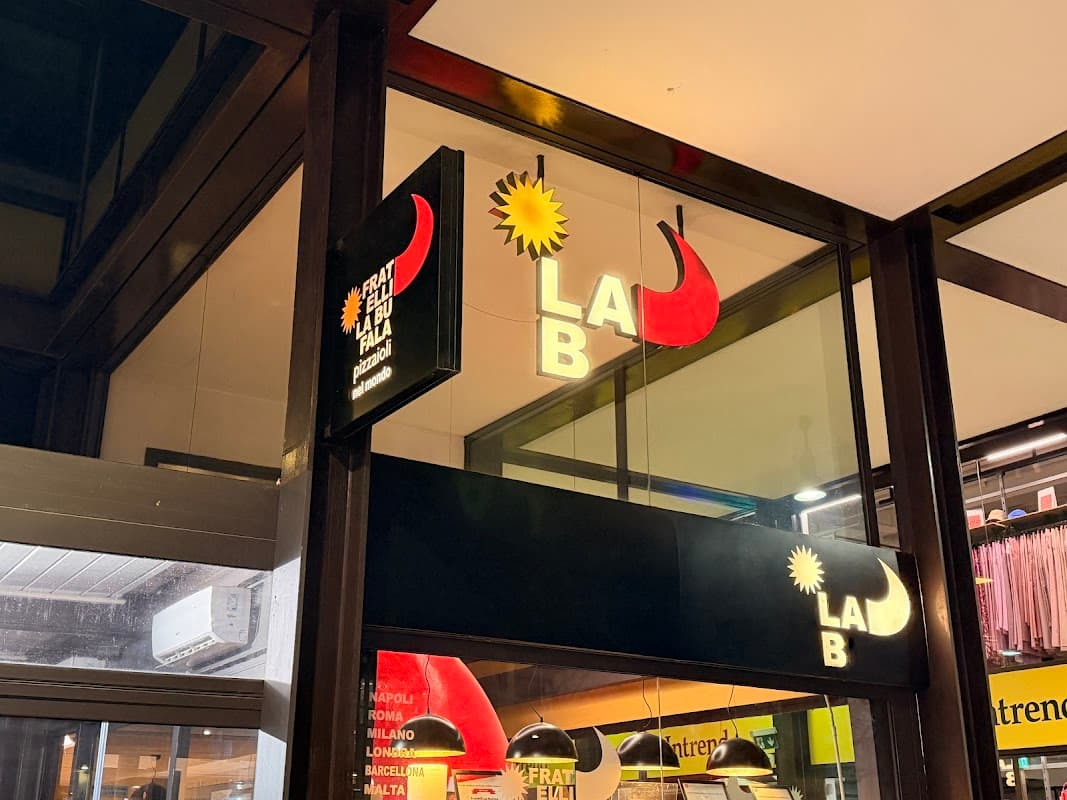 Fratelli La Bufala - Milano San Babila