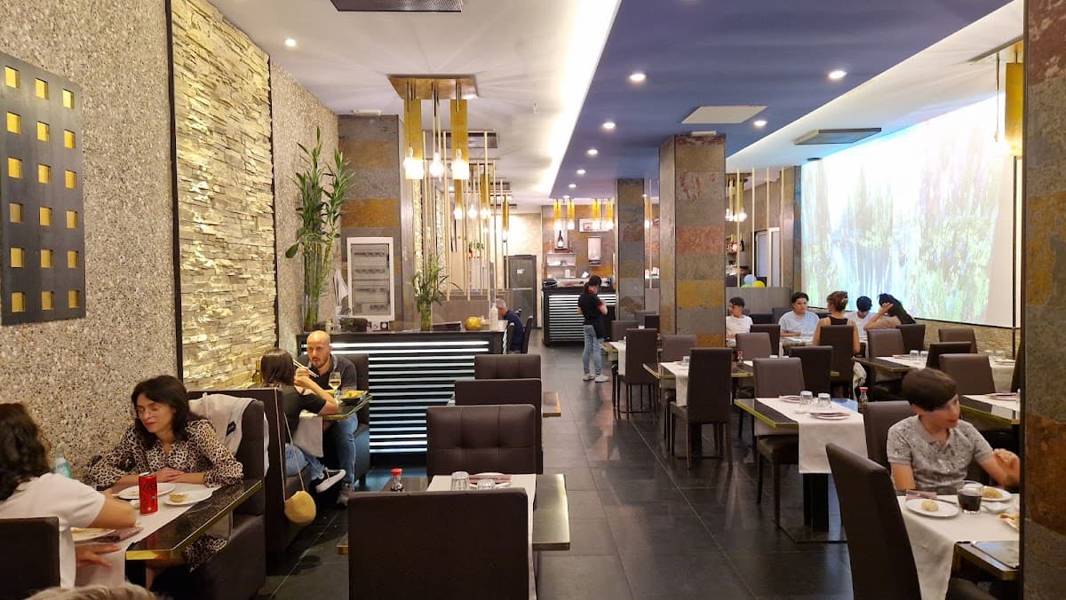 Oishii Ristorante Sushi-Asian Fusion