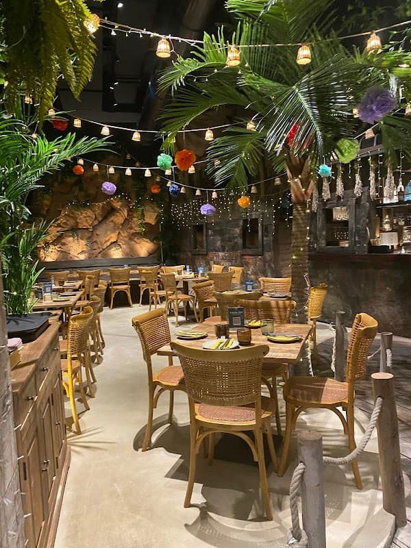 Pirates Bay - MERLATA BLOOM